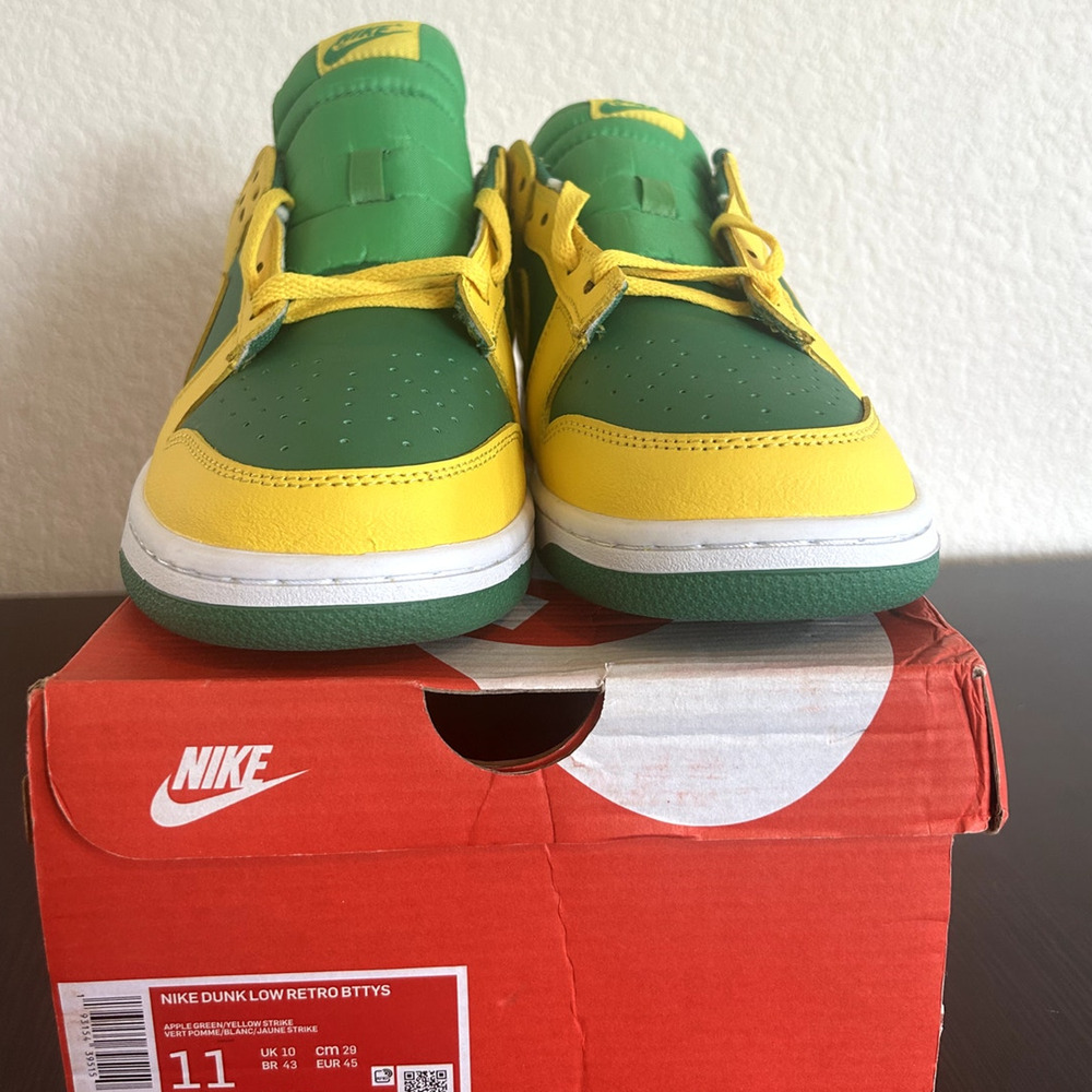 Nike Dunks - Picture 3 of 3